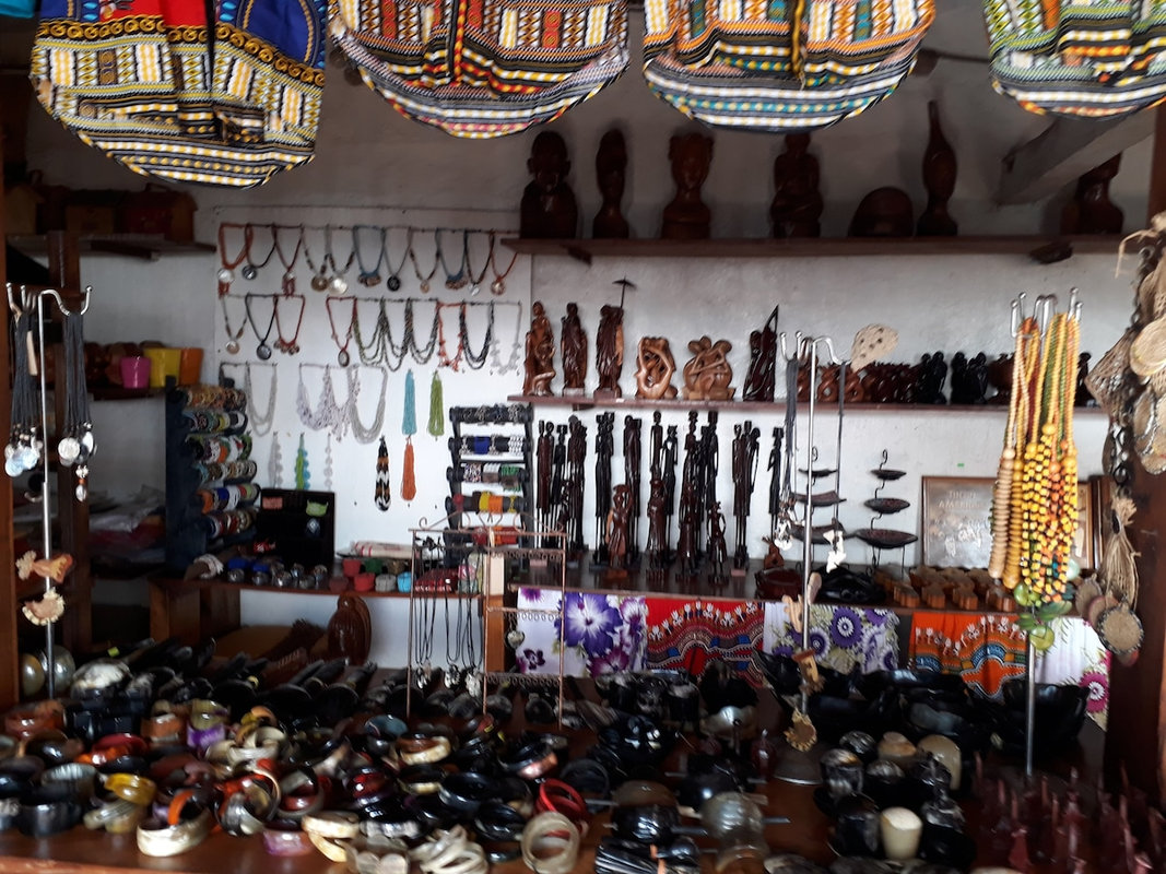 daniel-mada-tours-excursion-nosybe-nosy-komba-001